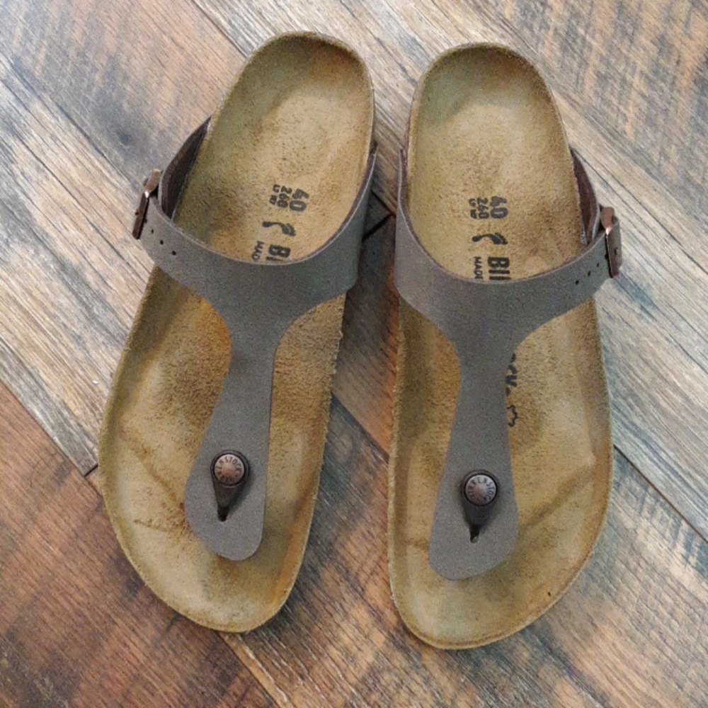 [Birkenstock] Gizah Sandal in Mocha